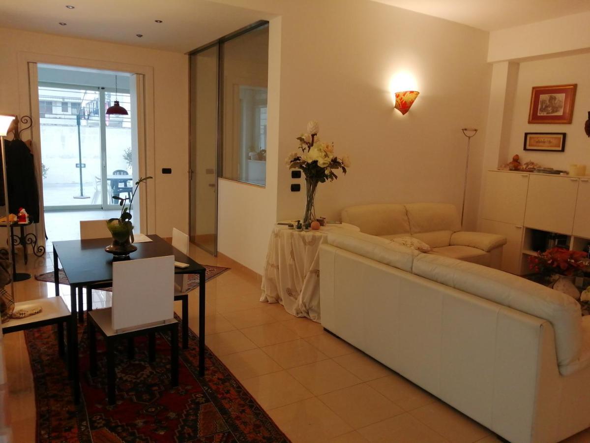 Willa Casa Lauretta - Terrazza - Garage Wifi E Bici Gratuite Lecce Zewnętrze zdjęcie
