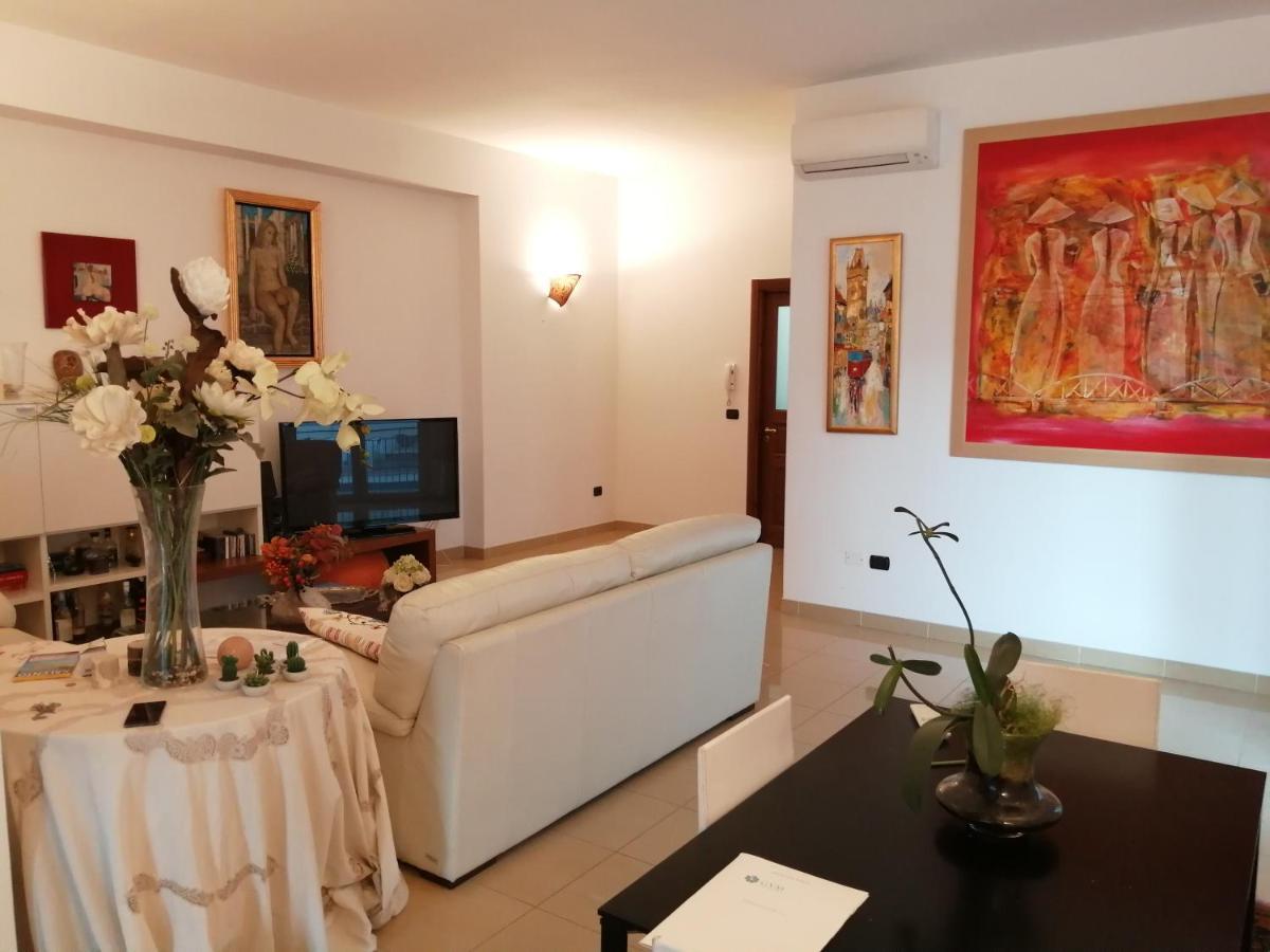 Willa Casa Lauretta - Terrazza - Garage Wifi E Bici Gratuite Lecce Zewnętrze zdjęcie