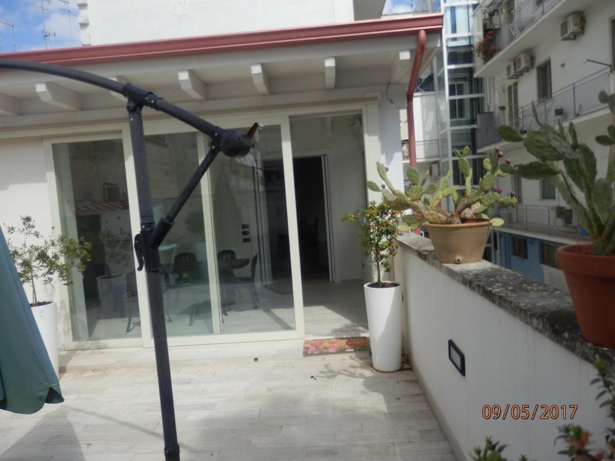 Willa Casa Lauretta - Terrazza - Garage Wifi E Bici Gratuite Lecce Zewnętrze zdjęcie